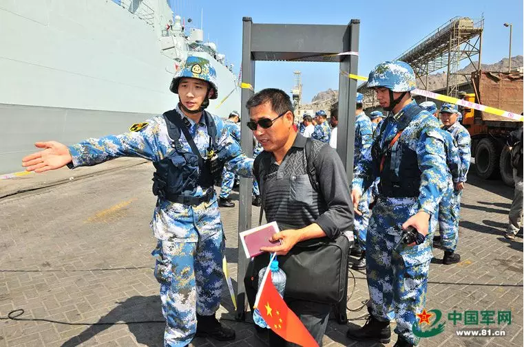 临沂舰政委讲述真实版红海行动:三进三出救400人
